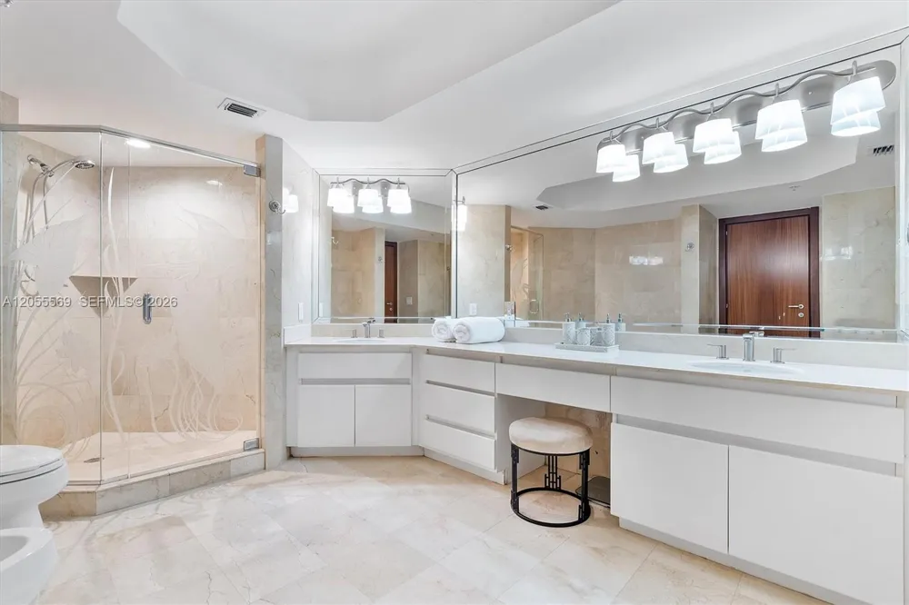 16711 Collins Ave #1207 Sunny Isles Beach, FL 33160
