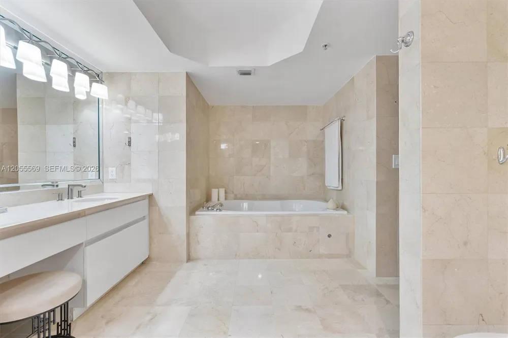 16711 Collins Ave #1207 Sunny Isles Beach, FL 33160