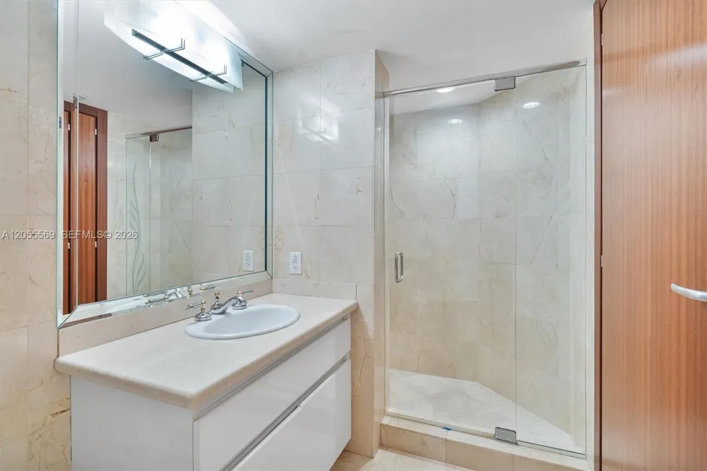 16711 Collins Ave #1207 Sunny Isles Beach, FL 33160