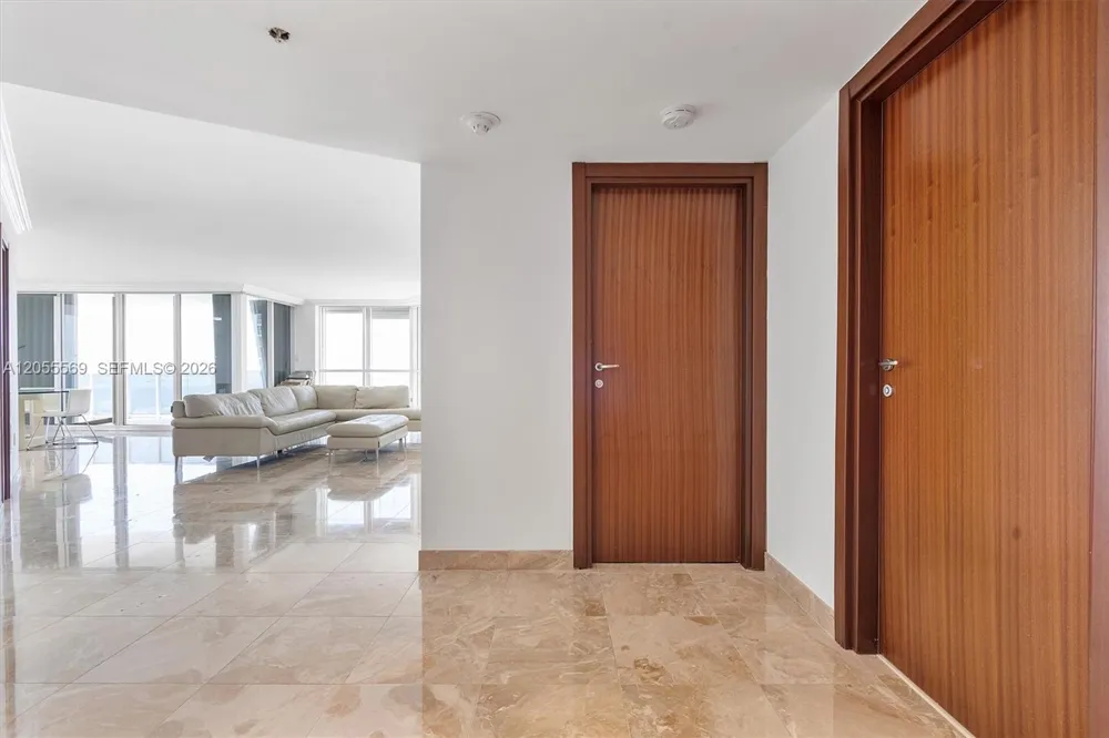 16711 Collins Ave #1207 Sunny Isles Beach, FL 33160