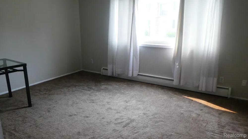 31831 Grand River Avenue #99 Farmington City, MI 48336
