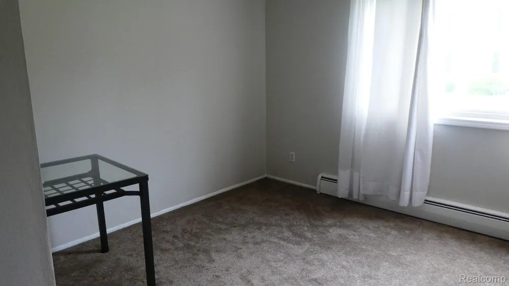 31831 Grand River Avenue #99 Farmington City, MI 48336