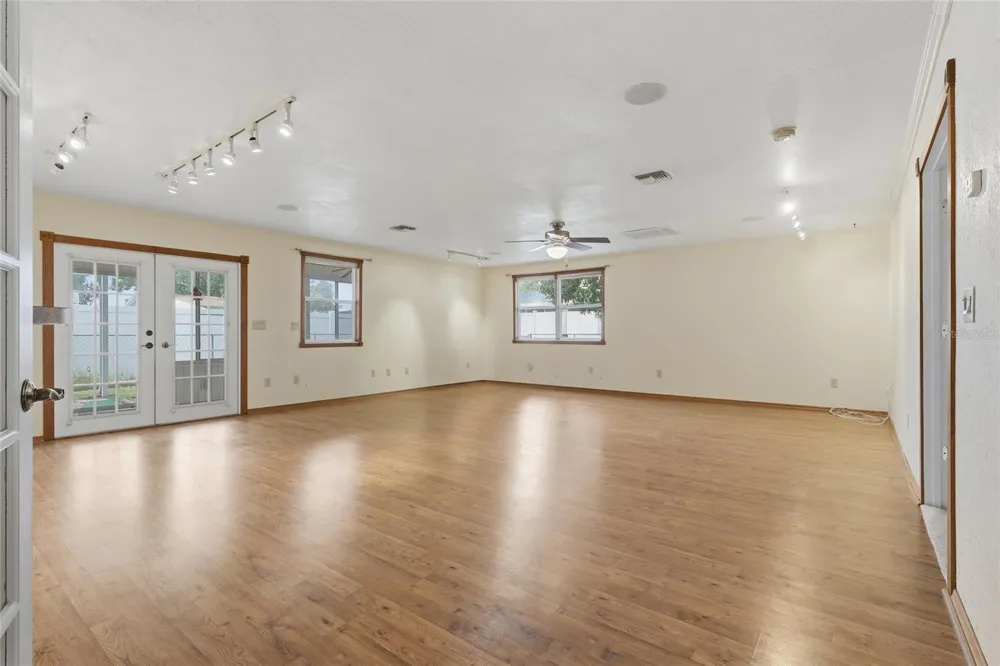 6130 17TH STREET Zephyrhills, FL 33542