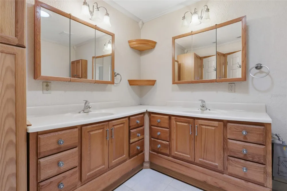 6130 17TH STREET Zephyrhills, FL 33542