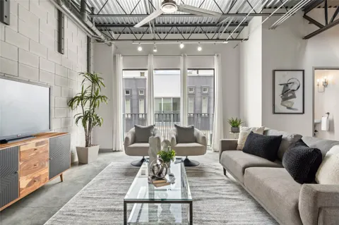 4801 S Congress Avenue #N2