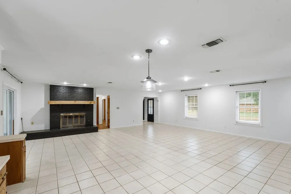 704 Marion Drive Winnsboro, TX 75494