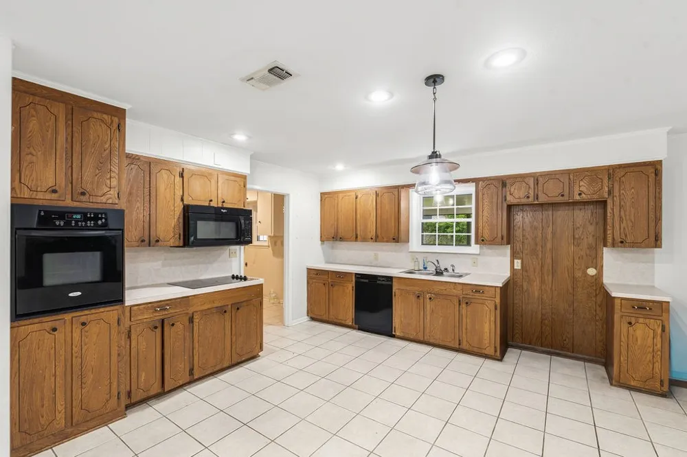 704 Marion Drive Winnsboro, TX 75494