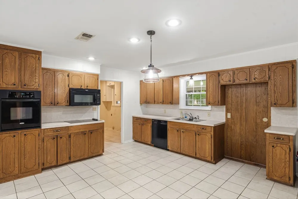 704 Marion Drive Winnsboro, TX 75494