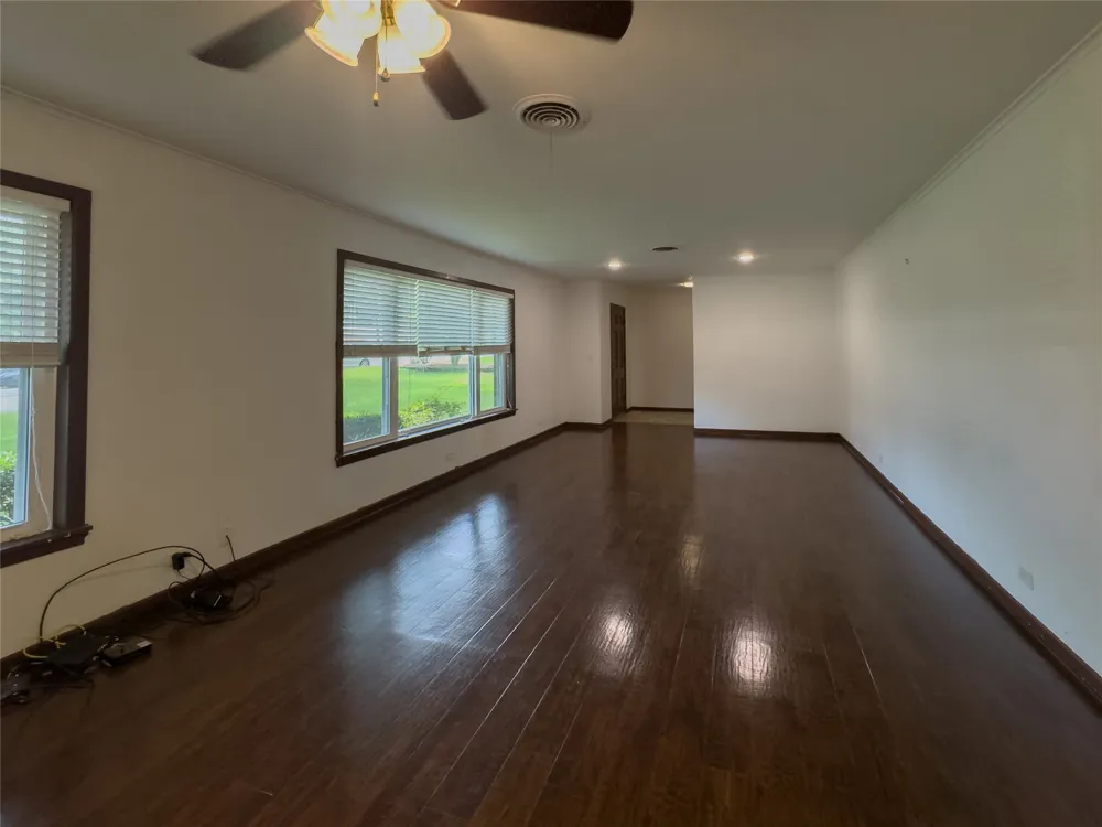 107 Bluebird Mt Pleasant, TX 75455