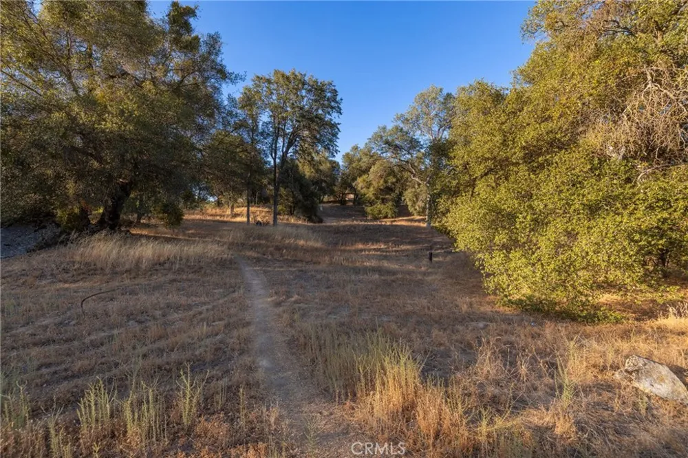 1 Junction Dr Oakhurst, CA 93644