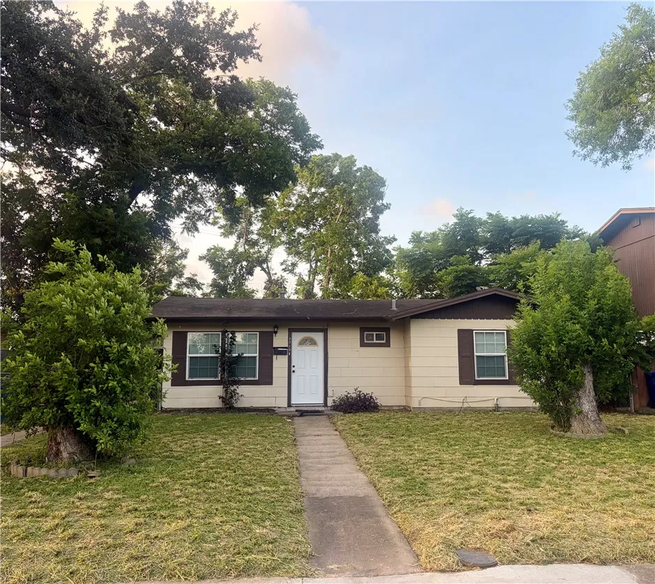 4010 Robinhood Drive Corpus Christi, TX 78411