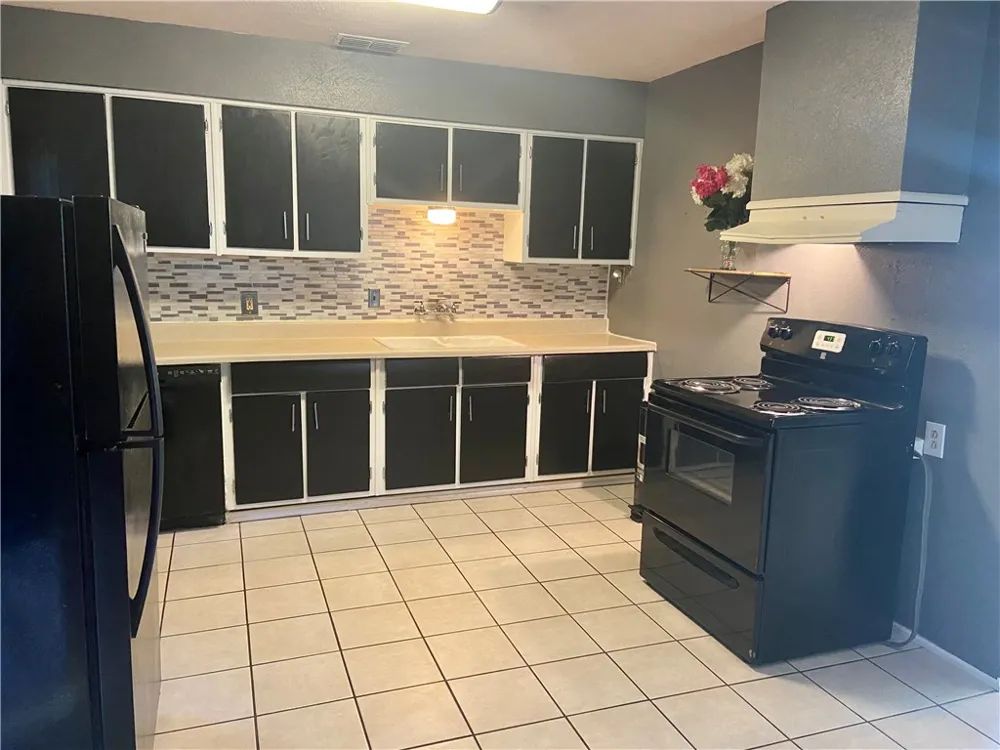4010 Robinhood Drive Corpus Christi, TX 78411
