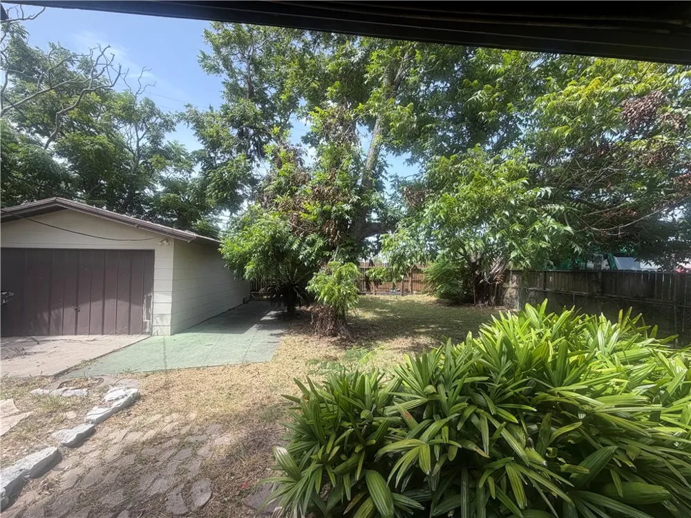 4010 Robinhood Drive Corpus Christi, TX 78411
