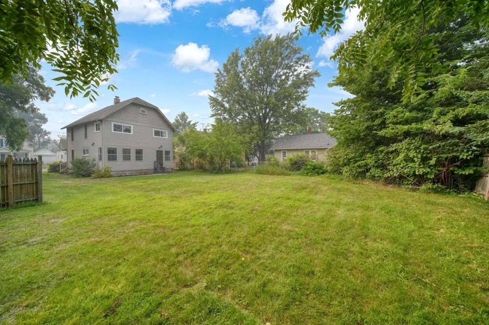841 Bennett Street Jackson, MI 49202