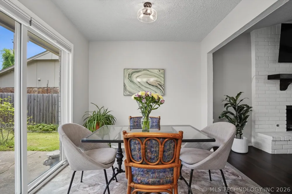 1108 W Vicksburg Place Broken Arrow, OK 74011