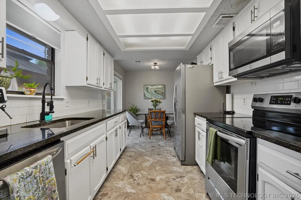 1108 W Vicksburg Place Broken Arrow, OK 74011