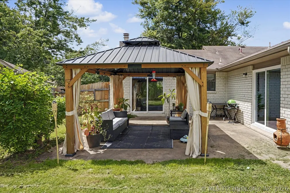 1108 W Vicksburg Place Broken Arrow, OK 74011