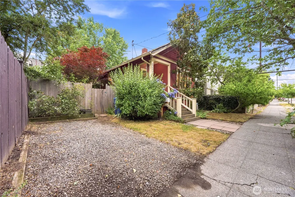 1110 NW 70th Street Seattle, WA 98117