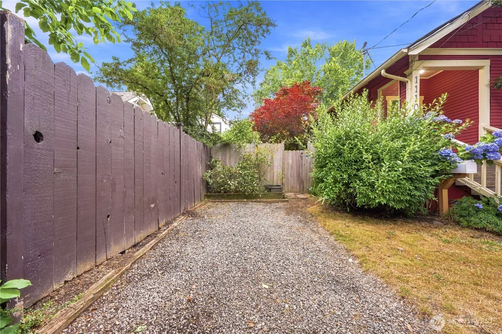 1110 NW 70th Street Seattle, WA 98117