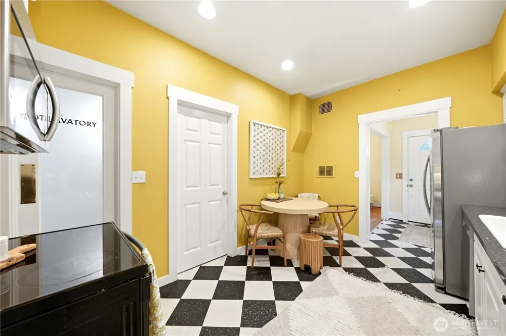 1110 NW 70th Street Seattle, WA 98117