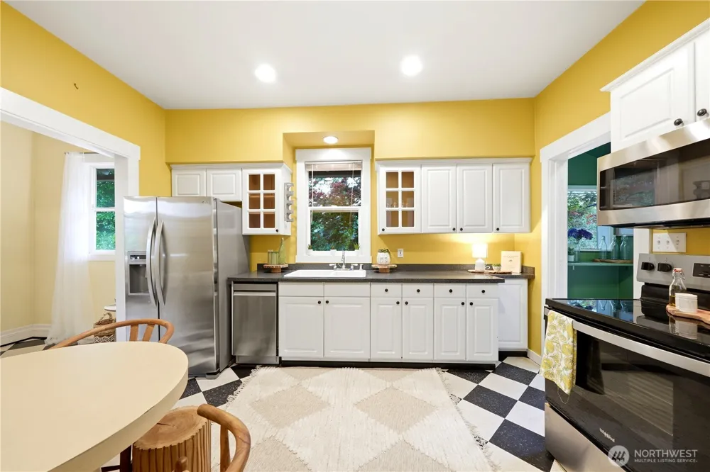 1110 NW 70th Street Seattle, WA 98117