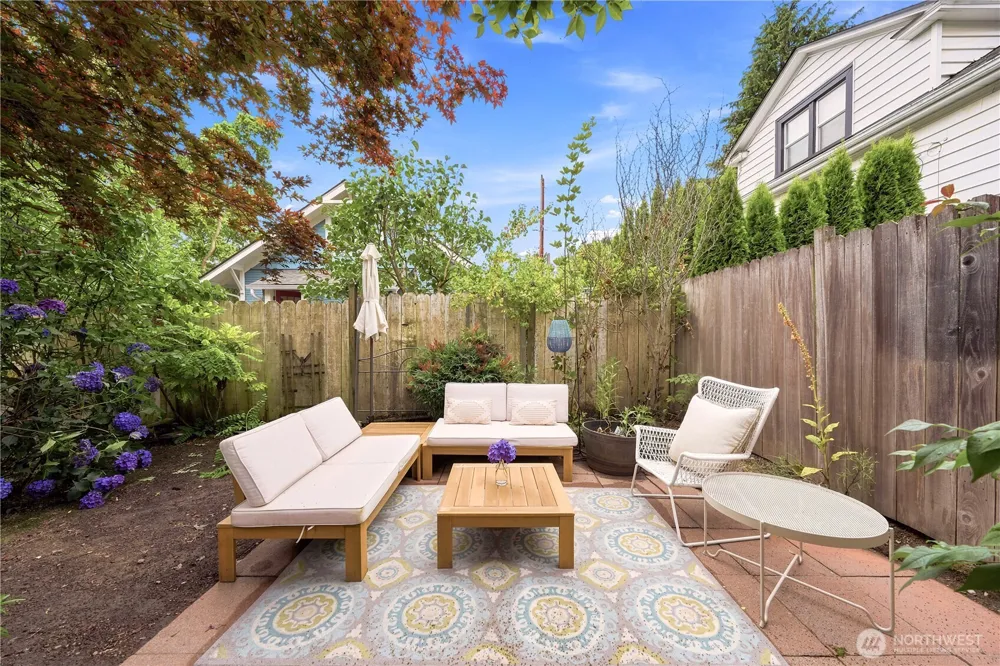 1110 NW 70th Street Seattle, WA 98117