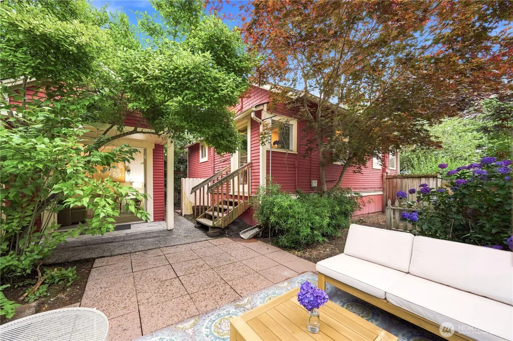 1110 NW 70th Street Seattle, WA 98117