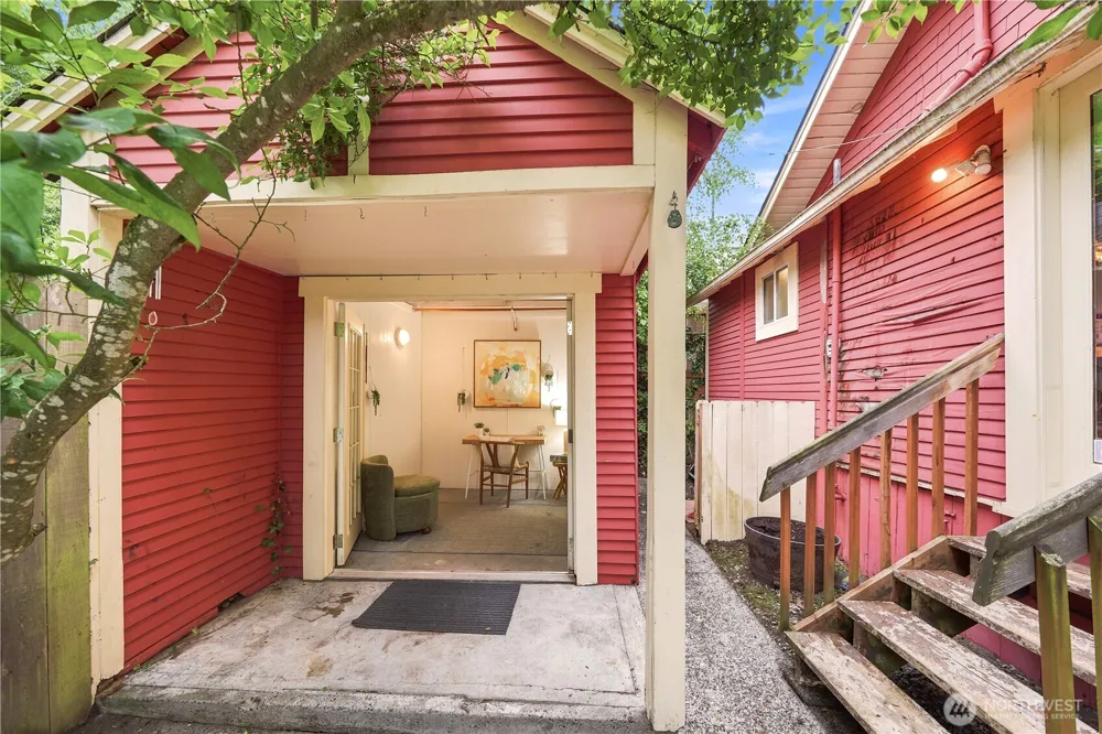 1110 NW 70th Street Seattle, WA 98117