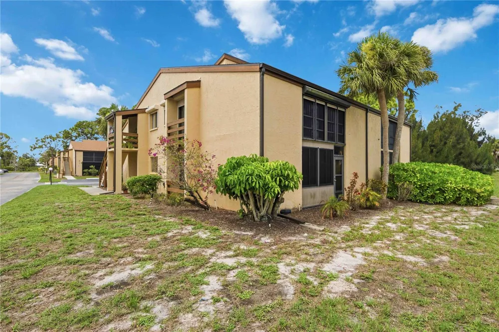 18 QUAILS RUN BOULEVARD #18202 Englewood, FL 34223