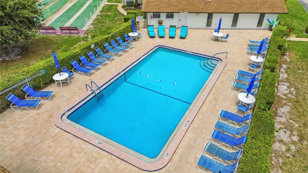 18 QUAILS RUN BOULEVARD #18202 Englewood, FL 34223