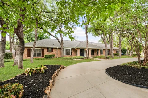2 Lake Forest Drive
