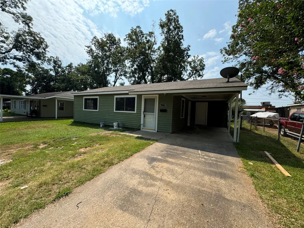 1714 Oriole Street Bossier City, LA 71112