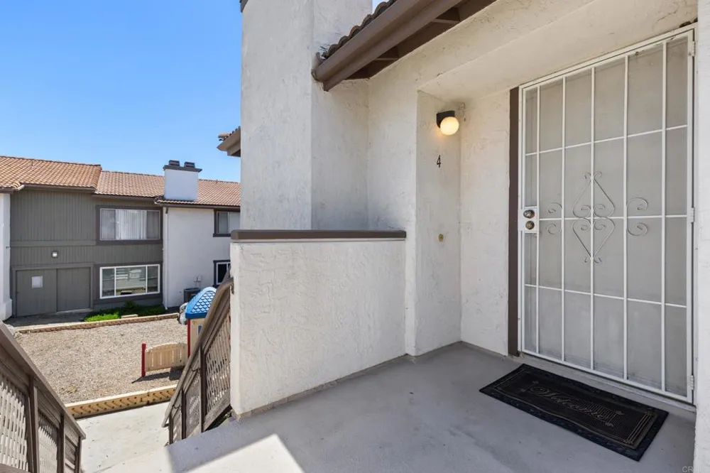 9872 Shirley Gardens Drive #4 Santee, CA 92071
