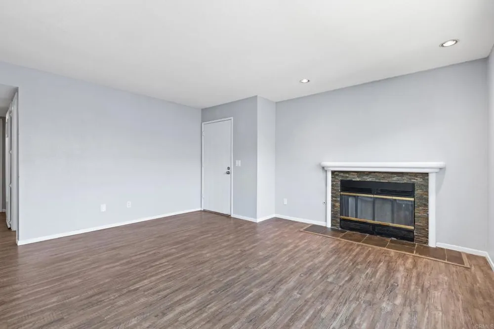 9872 Shirley Gardens Drive #4 Santee, CA 92071
