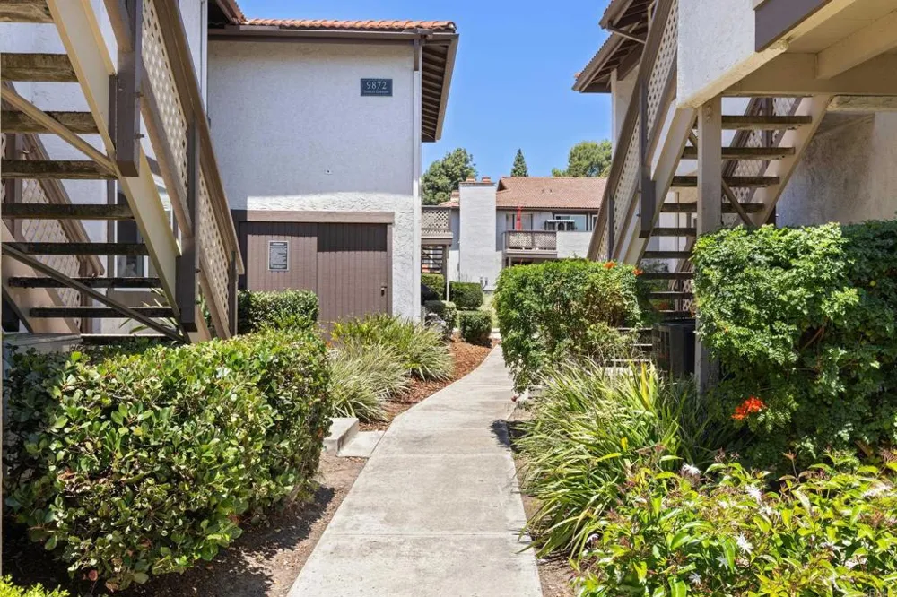 9872 Shirley Gardens Drive #4 Santee, CA 92071