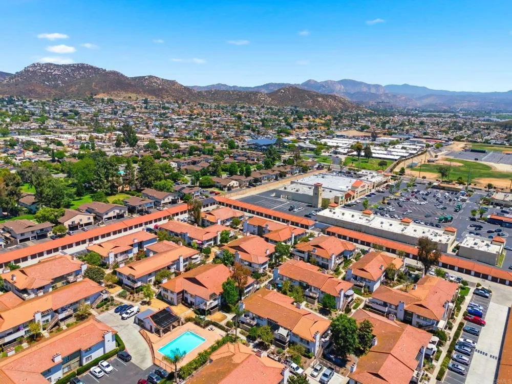 9872 Shirley Gardens Drive #4 Santee, CA 92071