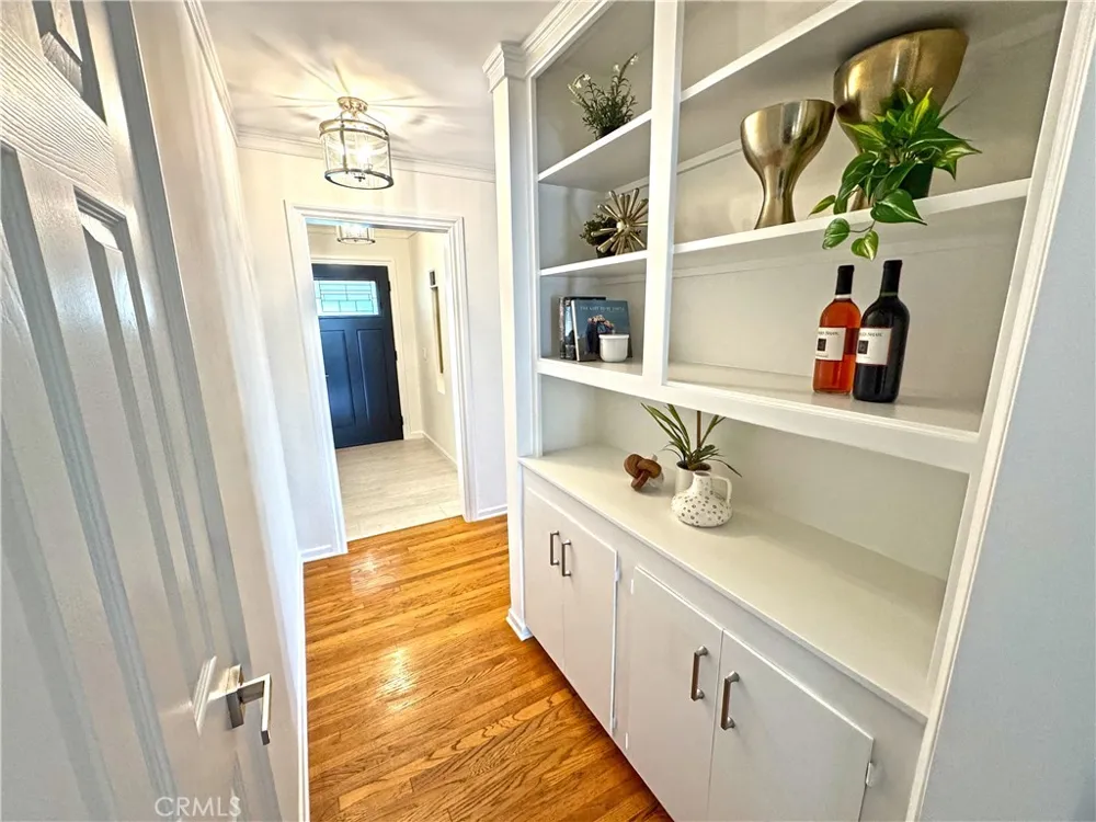 220 S Reese Place Burbank, CA 91506
