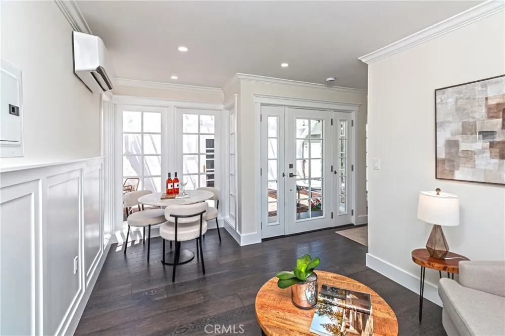 220 S Reese Place Burbank, CA 91506