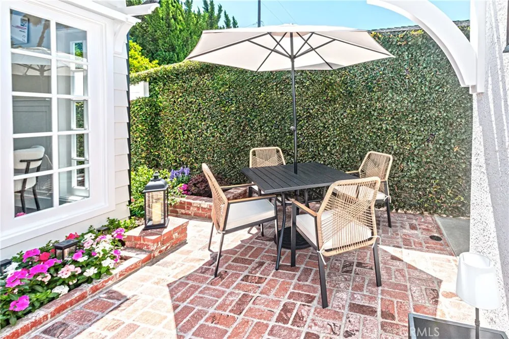 220 S Reese Place Burbank, CA 91506