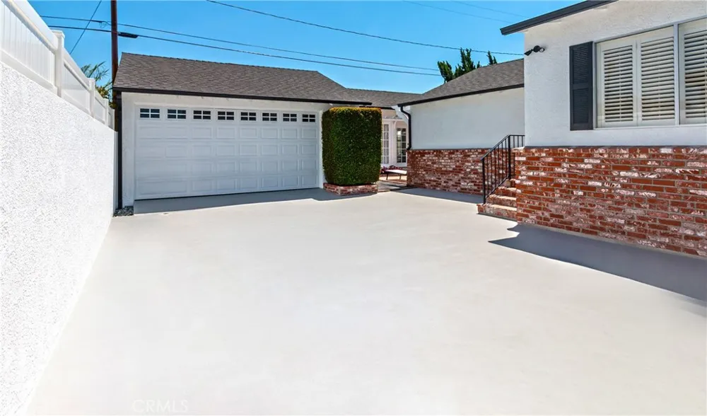 220 S Reese Place Burbank, CA 91506