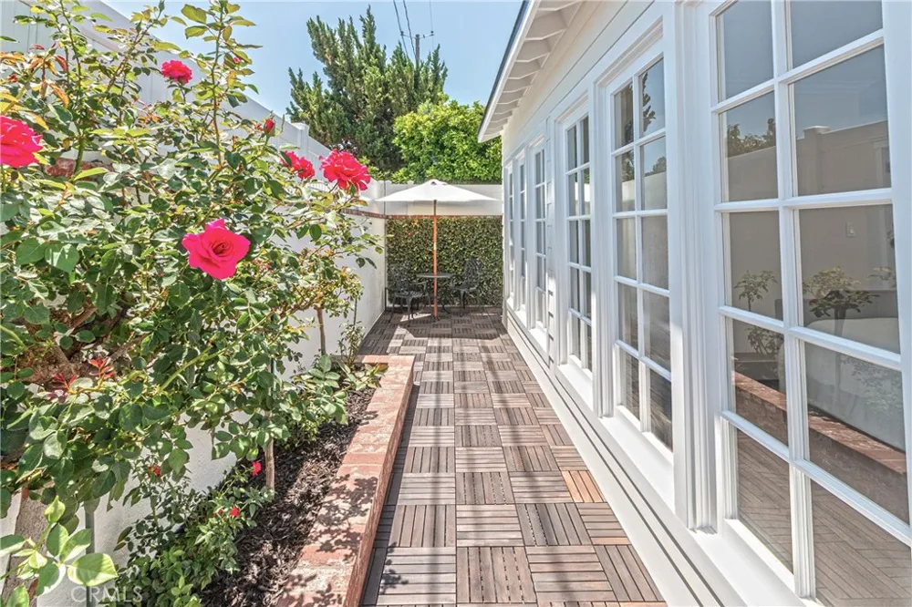 220 S Reese Place Burbank, CA 91506