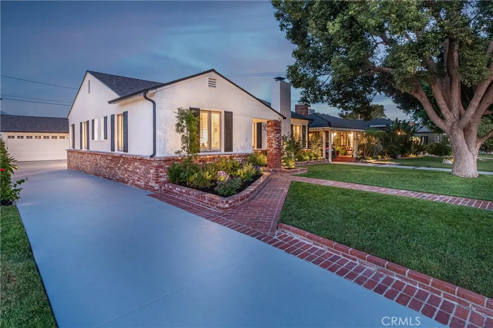220 S Reese Place Burbank, CA 91506