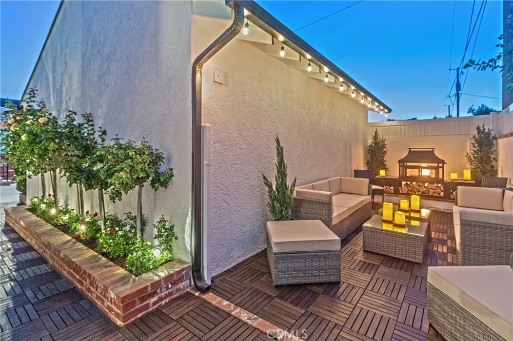 220 S Reese Place Burbank, CA 91506