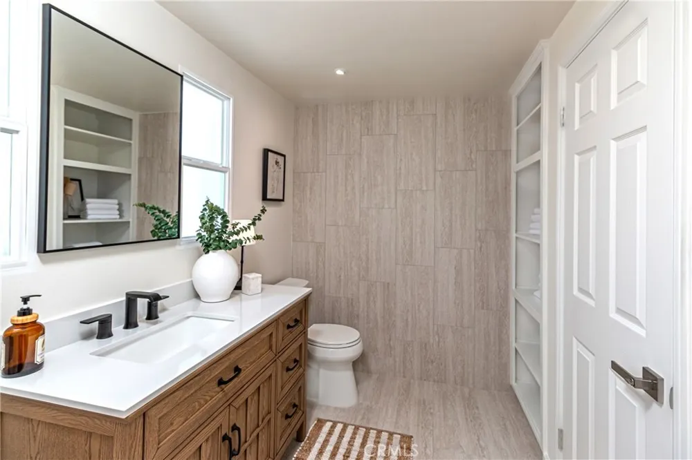 220 S Reese Place Burbank, CA 91506