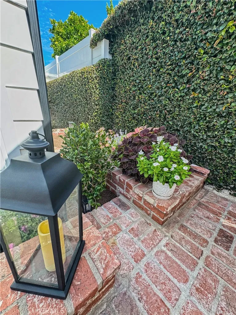 220 S Reese Place Burbank, CA 91506