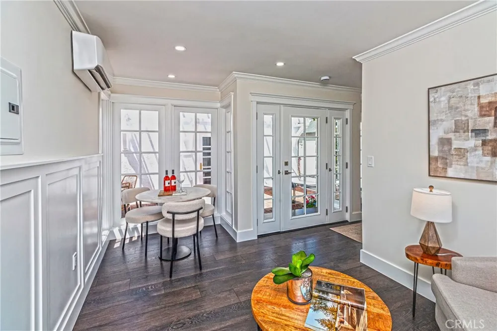 220 S Reese Place Burbank, CA 91506