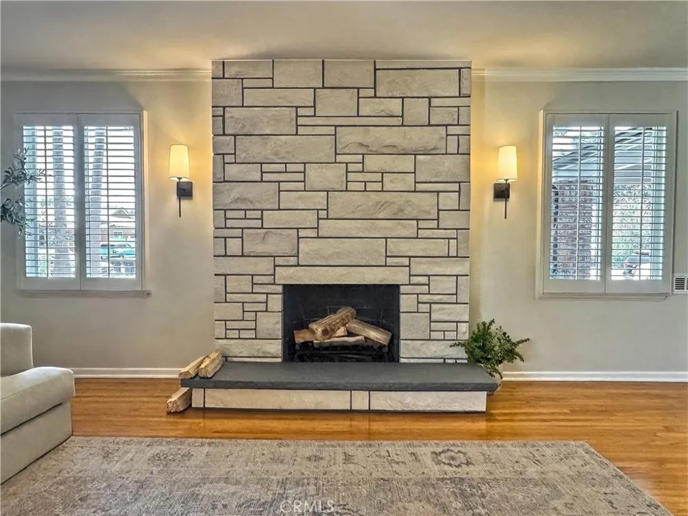 220 S Reese Place Burbank, CA 91506
