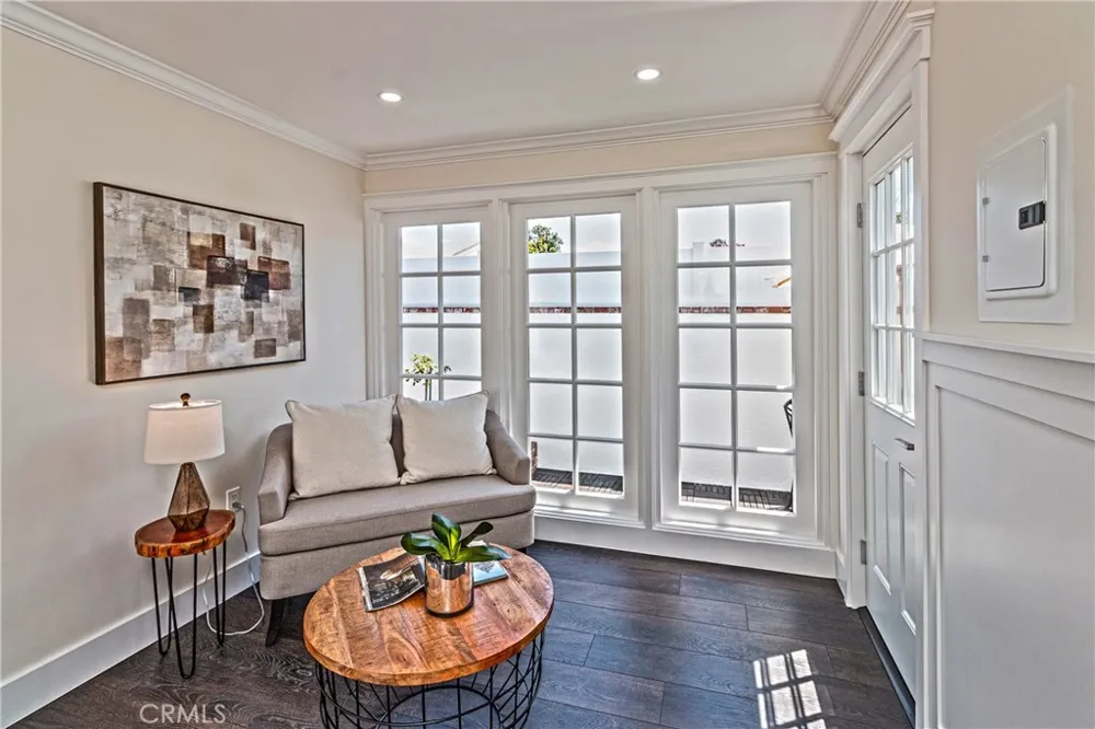 220 S Reese Place Burbank, CA 91506
