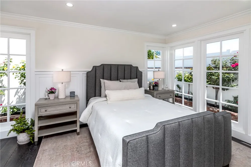 220 S Reese Place Burbank, CA 91506