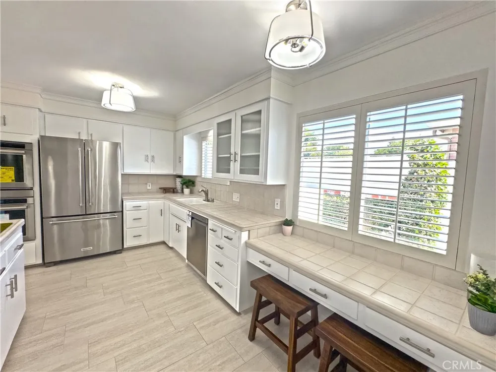 220 S Reese Place Burbank, CA 91506